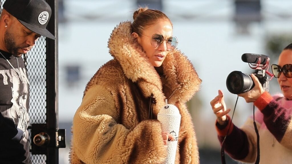Jennifer Lopez Combined All Her Style Signatures Into One Outfit